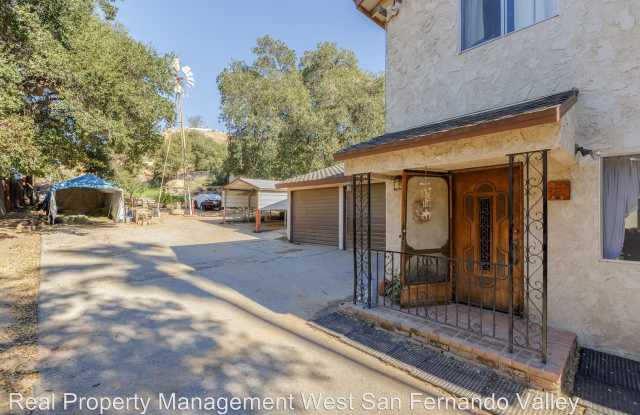 22245 Chatsworth St. Gallery 4