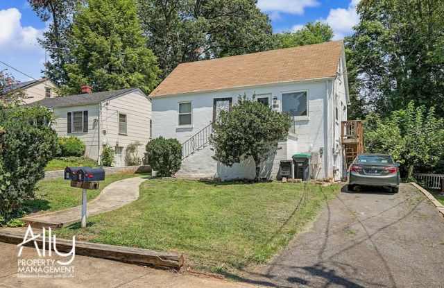 2550 Woodland Drive Gallery 3