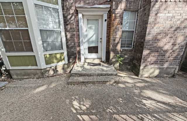 16710 Henderson Pass Gallery 4