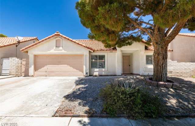 1540 Desert Ridge Avenue photos photos