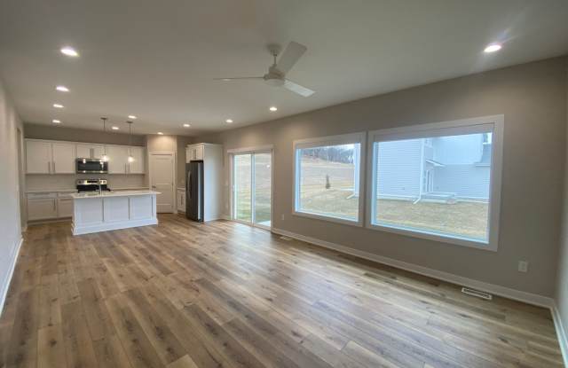 Newly Built Home for Rent in West Des Moines! Gallery 4