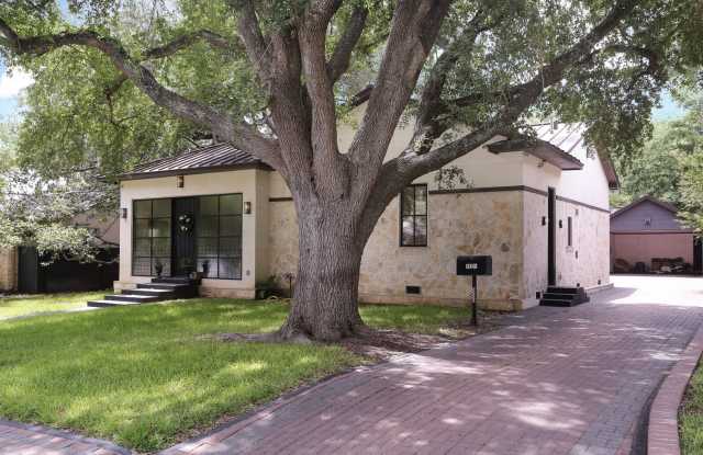 LUXURY 4-BEDROOM HOME IN ALAMO HEIGHTS - 182 East Edgewood Place, Alamo Heights, TX 78209