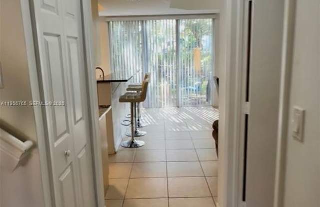 10686 SW 8th Street 205, Pembroke Pines, FL 33025 Gallery 4