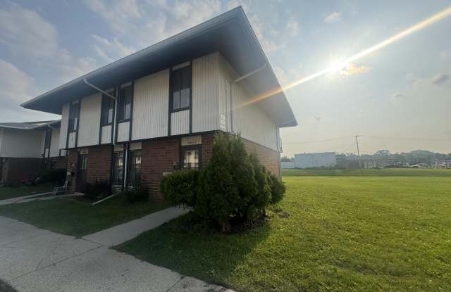 3908 S Sunset Sq - 3908 South Sunset Drive, Greenfield, WI 53220