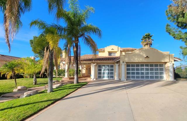 Beautiful, Spacious Two-Story 4-Bedroom Home in South Redlands! photos photos