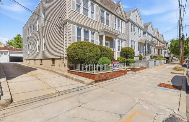 73 NEWMAN AVE photos photos