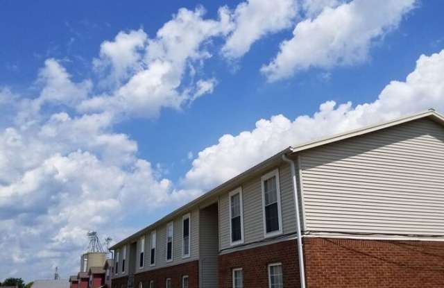 206 West Montgomery Street - 206 West Montgomery Street, Brazil, IN 47834