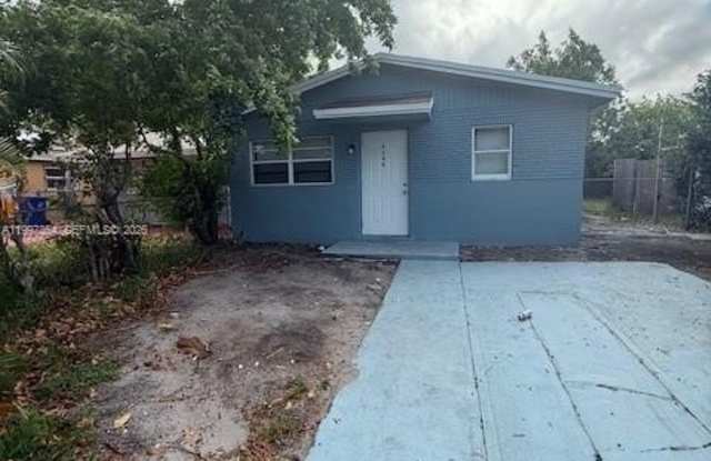 2131 NW 26TH AVE photos photos