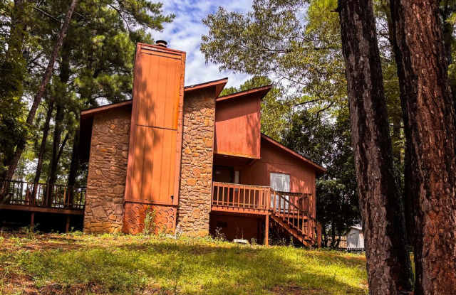 Beautiful 3-Bedroom, 2-Bath Home in a Desirable Fayetteville Neighborhood photos photos