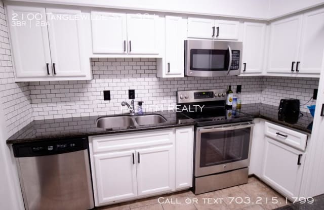 2100 Tanglewilde St - 2100 Tanglewilde St, Houston, TX 77063