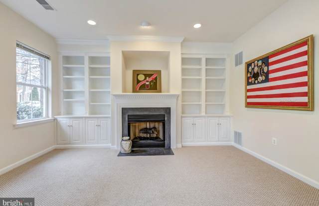5121 KNAPP PLACE Gallery 3