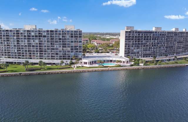 132 Lakeshore Drive - 132 Lakeshore Drive, North Palm Beach, FL 33408
