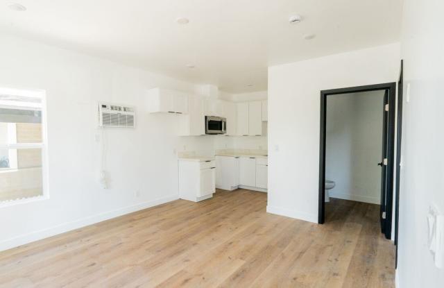 153 W 51st St photos photos