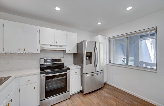 3501 Inverrary Dr - 3501 Inverrary Drive, Lauderhill, FL 33319
