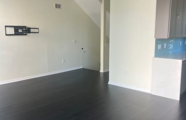 Huge 3-Story Riverfront Condo with 2-Car Garage Gallery 4
