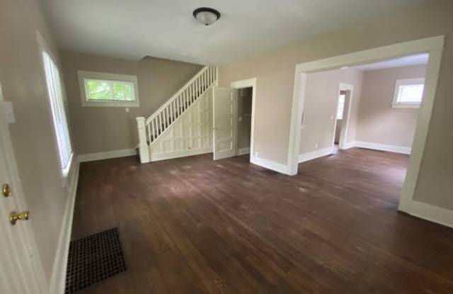 902 Nuttman Ave. - Beautiful Three Bedroom Home w/Remodeled Kitchen *UPCOMING* ( NOT YET SHOWABLE) Gallery 3