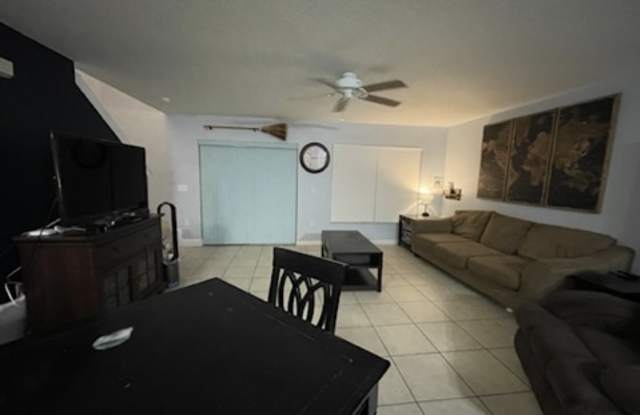 2452 Hassonite Street Gallery 3