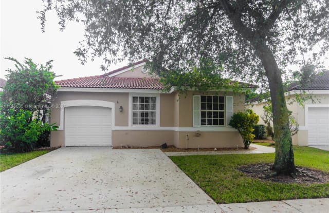 5052 SW 149th Ter - 5052 Southwest 149th Terrace, Davie, FL 33331