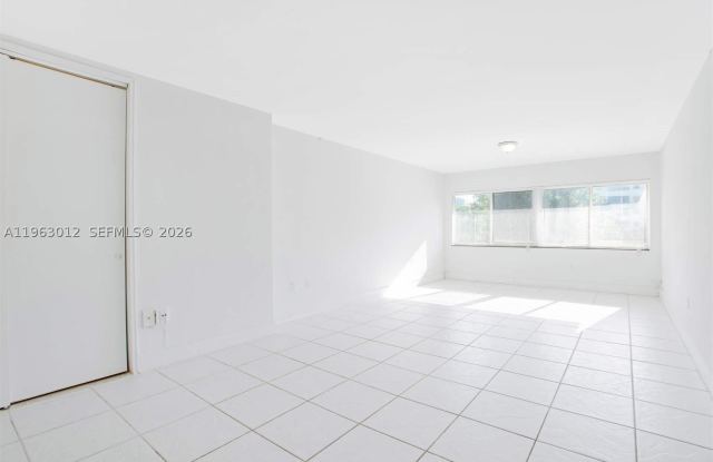 10001 W Bay Harbor Dr Gallery 3