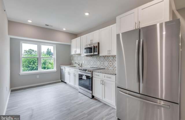 1225 W DAUPHIN Street unit: 1 photos photos