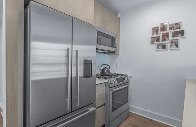 2110 44th Dr Apt 5 Gallery 2