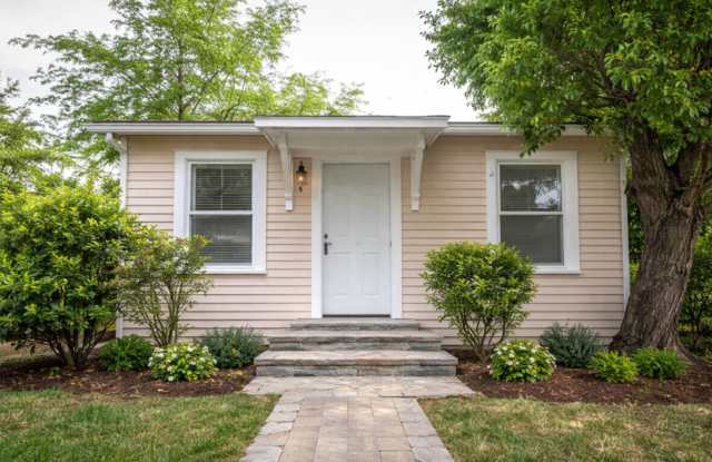 Spacious Cozy Home in Eastlawn photos photos