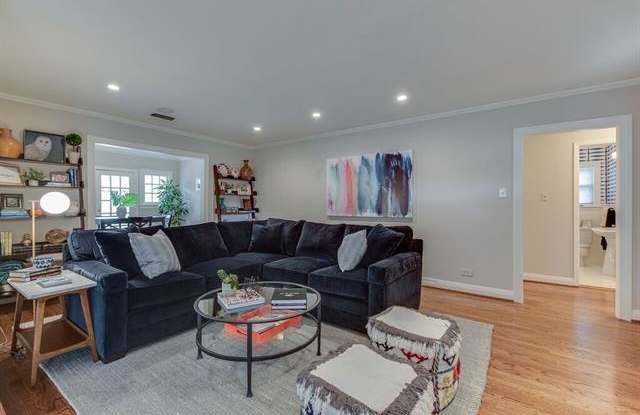 5829 Ellsworth Avenue Gallery 4