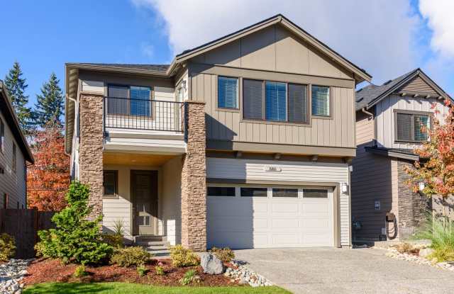 Spacious Modern Home with A/C, EV Charging & Bonus Room – Pet! Gallery 1