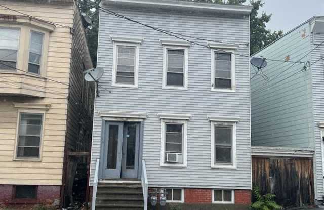 189 Second Avenue - 2 photos photos