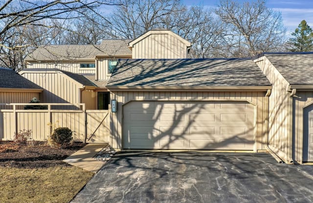 66 Hunt Trail - 66 Hunt Trail, Lake Barrington, IL 60010