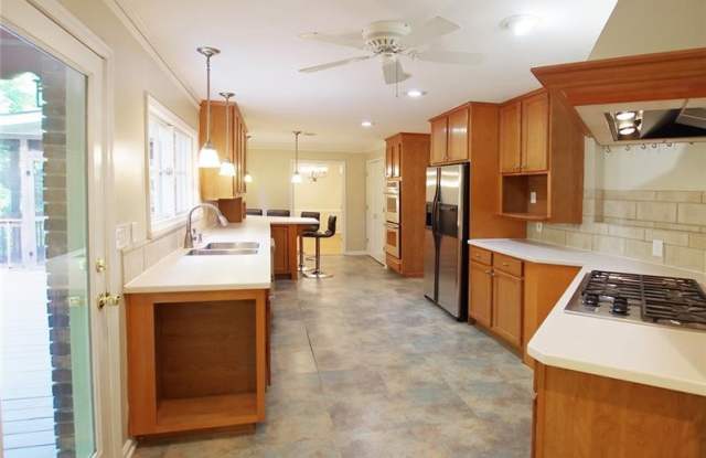 5068 Vernon Oaks Drive Gallery 2