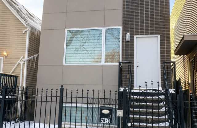 2050 North Hamlin Avenue photos photos