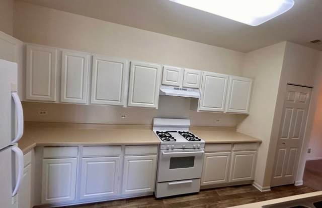 2 Bedroom 2 Bath Townhouse in Grayslake photos photos