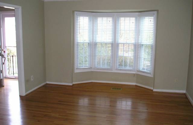 1805 WAINWRIGHT DRIVE Gallery 2