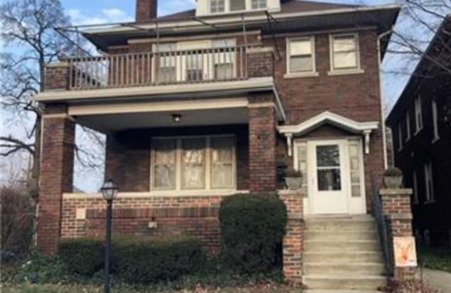 1266 LAKEPOINTE Street - 1266 Lakepointe St, Grosse Pointe Park, MI 48230
