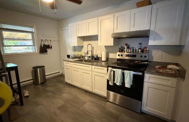 Comfortable Living on Roanoke Street Gallery 4