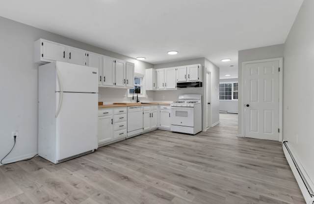 105 Roosevelt St - 105 Roosevelt Street, Providence, RI 02909