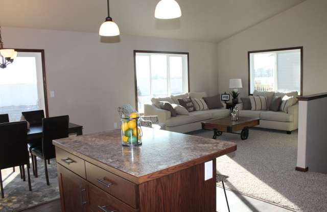 3 Bed 3 Bath Twin Home Gallery 2