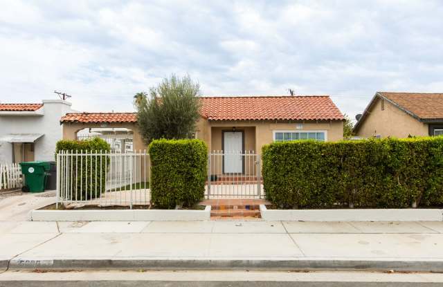 POOL HOME 3 BEDROOMS 3 BATHS - 45800 Marshall Street, Indio, CA 92201