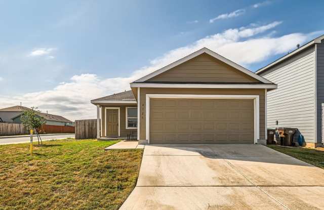 Almost NEW 3-BR/2-Bath home in San Antonio photos photos