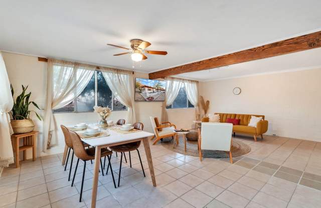 1 Bedroom - Fully Furnished - Hilltop Home w Views! - Free Internet Gallery 4