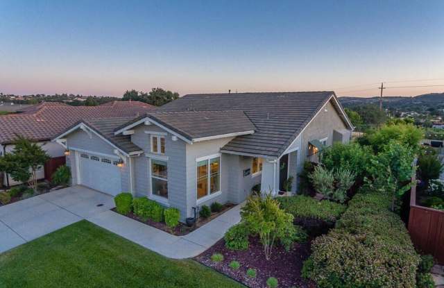 3 BEDROOM 2 BATH HOME IN THE VINTAGE AT RIVER OAKS 55+ SENIOR COMMUNITY * MUST BE 55 OR OLDER* photos photos