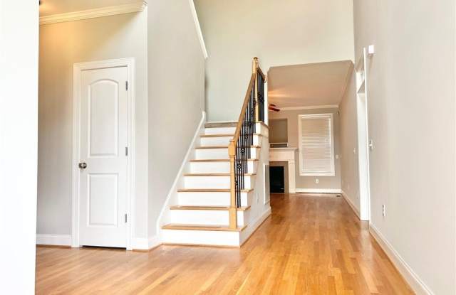 586 Ruth Circle Gallery 3