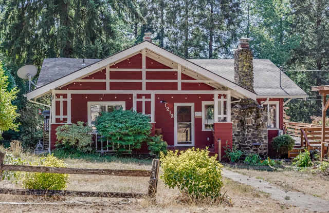 Charming 3 bed, 2 bath Craftsman Cottage in the Heart of Oak Grove photos photos