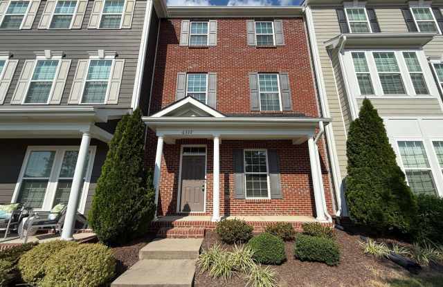 Stunning 3BD, 3.5BA Raleigh Townhome in the Desirable 5401 North Community Within Walking Distance of Dining Options and Premier HOA Amenities photos photos