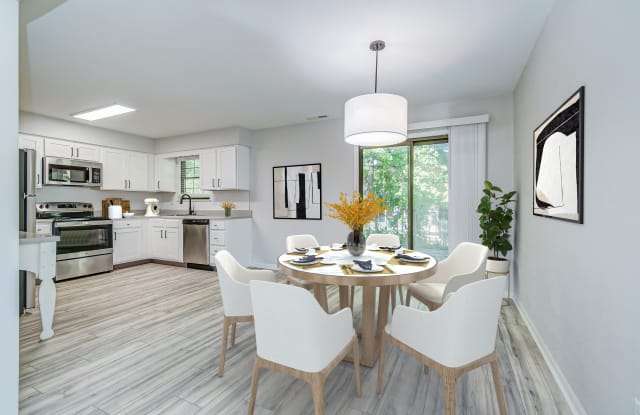 The Arbor Apartments and Townhomes Gallery 2