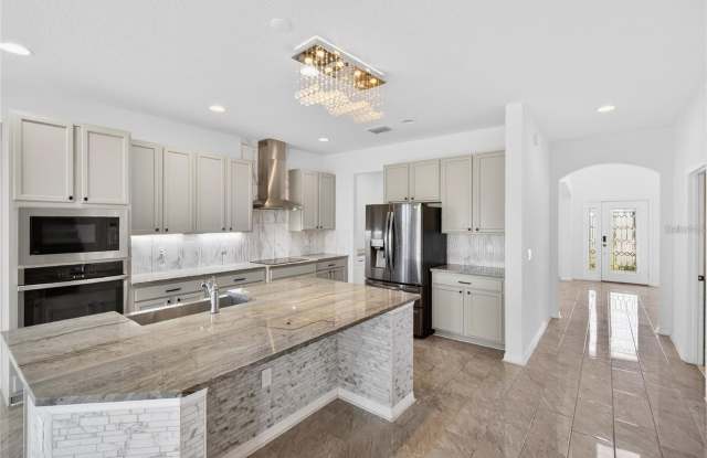 2556 LEYLAND CYPRESS Lane Gallery 4