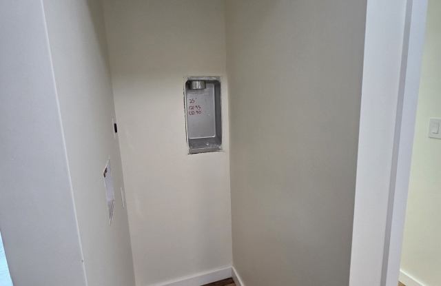 22 marie Street Gallery 2