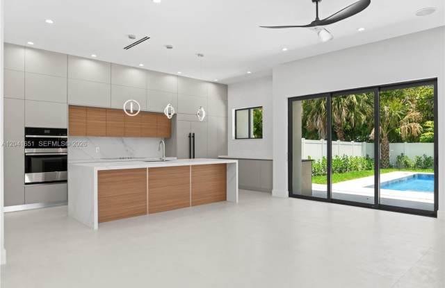 1320 NE 16th Avenue A, Fort Lauderdale, FL 33304 - 1816 Gallery 3