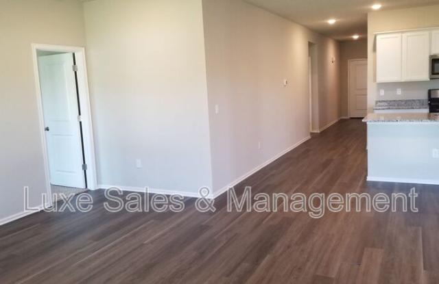 3206 Roman Circle Gallery 3